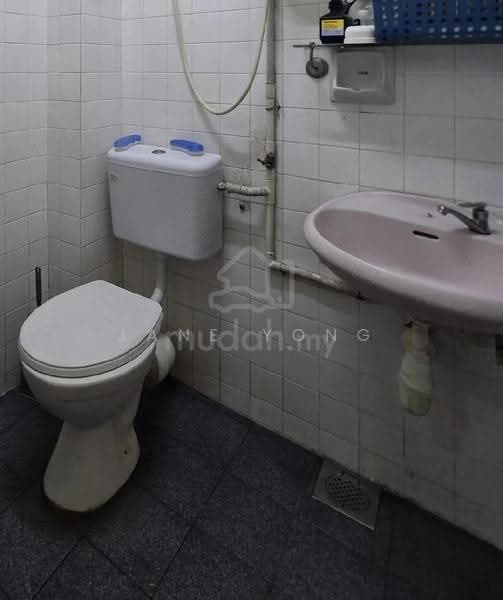 Pangsapuri untuk Dijual di Grandeur Tower - Jane Yong - Bathroom - PropertyGuru.com.my