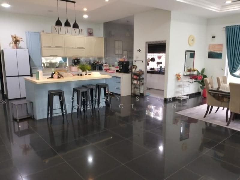 Bungalow House for Sale in Banting (Banting) - Johnny Sean Benedict Tan - Kitchen - PropertyGuru.com.my