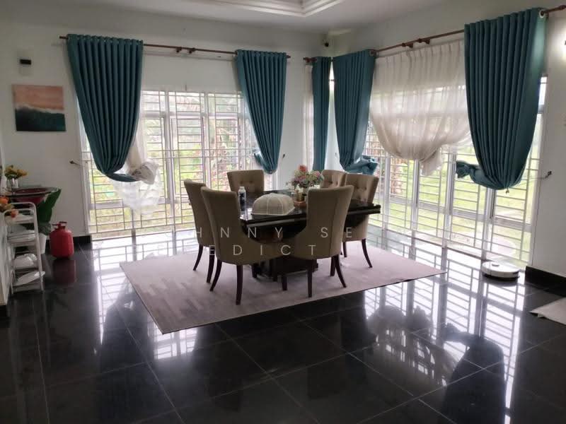 Bungalow House for Sale in Banting (Banting) - Johnny Sean Benedict Tan - Dining Room - PropertyGuru.com.my