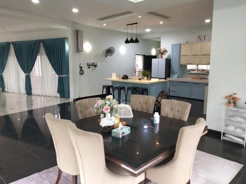Bungalow House for Sale in Banting (Banting) - Johnny Sean Benedict Tan - Dining Room - PropertyGuru.com.my