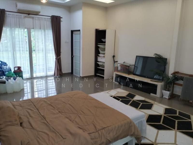 Bungalow House for Sale in Banting (Banting) - Johnny Sean Benedict Tan - Bedroom - PropertyGuru.com.my