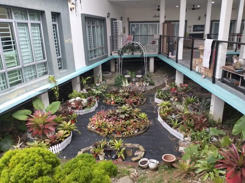 Bungalow House for Sale in Banting (Banting) - Johnny Sean Benedict Tan - Garden - PropertyGuru.com.my
