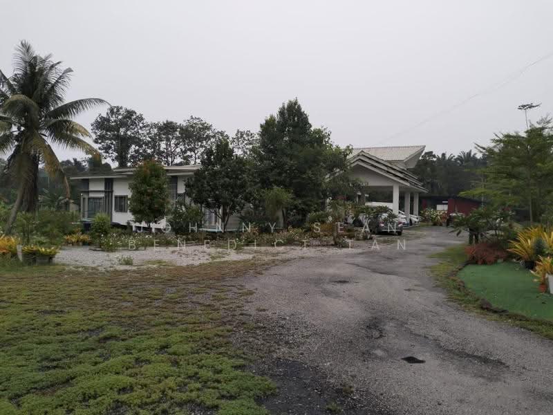 Bungalow House for Sale in Banting (Banting) - Johnny Sean Benedict Tan - Exterior - PropertyGuru.com.my
