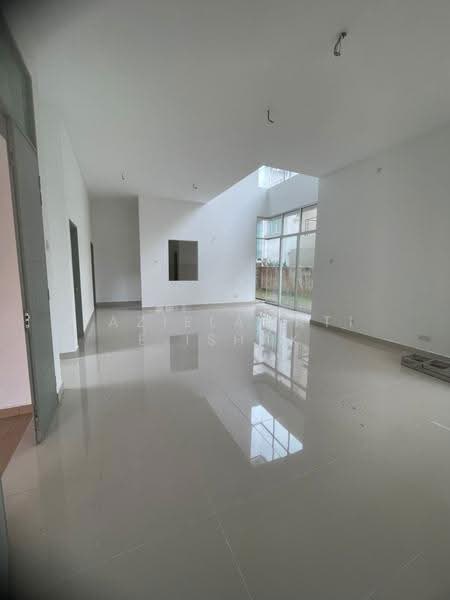 Banglo Pautan untuk Dijual di Kuantan (Pahang) - Fazielawatie Ishak - Living Room - PropertyGuru.com.my