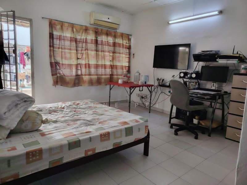 Rumah Teres 3-Tingkat untuk Dijual di Taman Sri Muda (Shah Alam) - June Pei - Bedroom - PropertyGuru.com.my