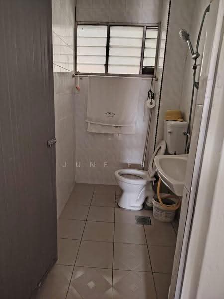 Rumah Teres 3-Tingkat untuk Dijual di Taman Sri Muda (Shah Alam) - June Pei - Bathroom - PropertyGuru.com.my