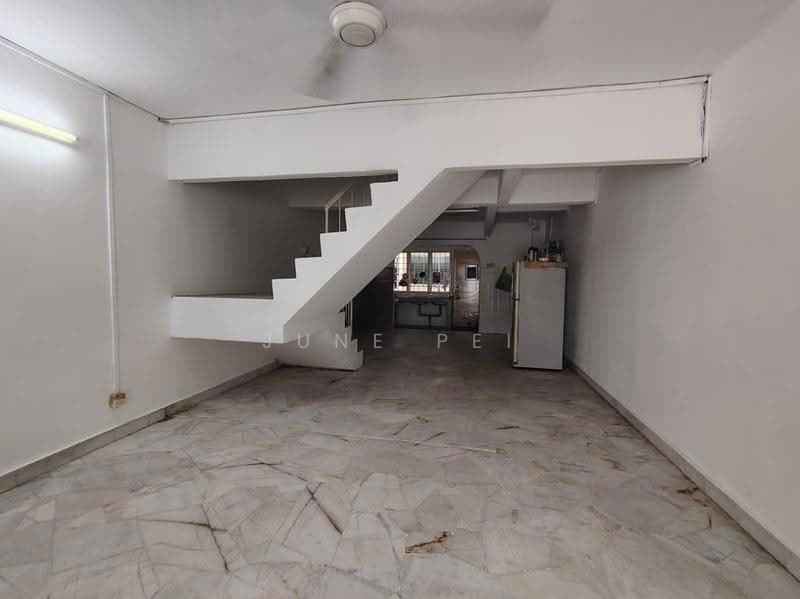 Rumah Teres 3-Tingkat untuk Dijual di Taman Sri Muda (Shah Alam) - June Pei - Kitchen - PropertyGuru.com.my