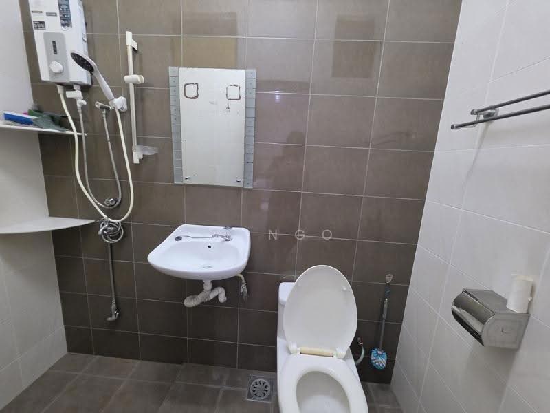 Rumah Teres 2-Tingkat untuk Dijual di Taman Jaya Mas (Skudai) - SY Ngo - Bathroom - PropertyGuru.com.my