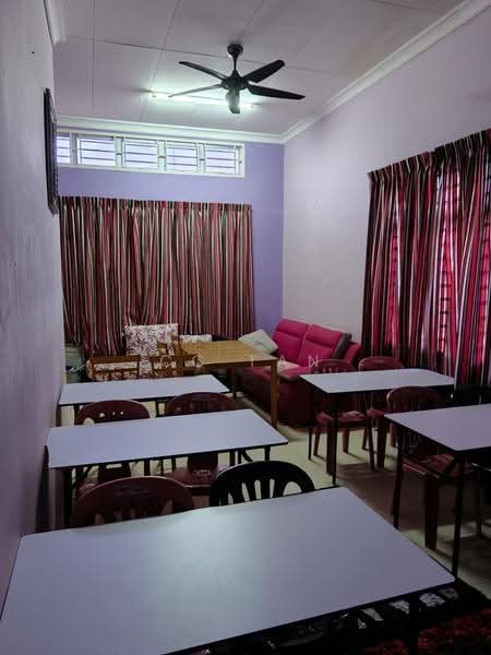 1-storey Terraced House for Sale in Taman Mutiara Rini (Skudai) - CC Tan - Living Room - PropertyGuru.com.my
