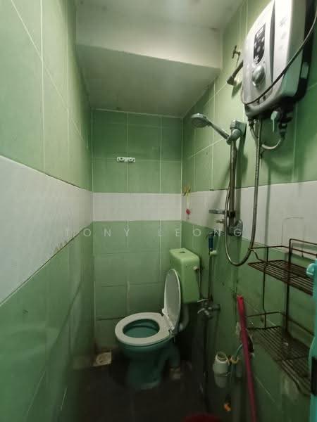 Rumah Teres 2-Tingkat untuk Dijual di Taman Beringin (Jinjang) - Tony Leong - Bathroom - PropertyGuru.com.my