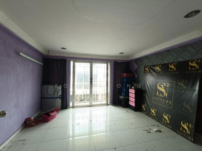Rumah Teres 2-Tingkat untuk Dijual di Taman Beringin (Jinjang) - Tony Leong - Living Room - PropertyGuru.com.my