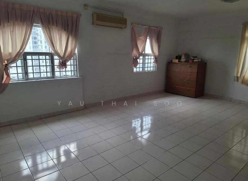 Apartment for Sale at Sri Bayu Apartments - Yau Thai Soo - Living Room - PropertyGuru.com.my