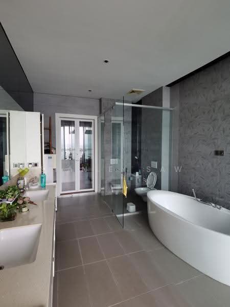 Condominium for Rent at 8 Gurney (The Shore Condominium) - Stanley Saw - Bathroom - PropertyGuru.com.my