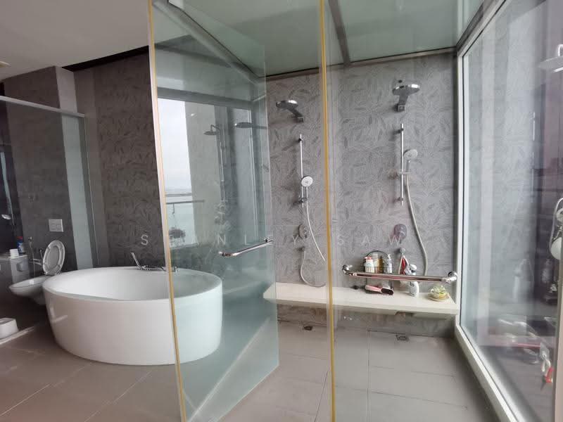 Condominium for Rent at 8 Gurney (The Shore Condominium) - Stanley Saw - Bathroom - PropertyGuru.com.my