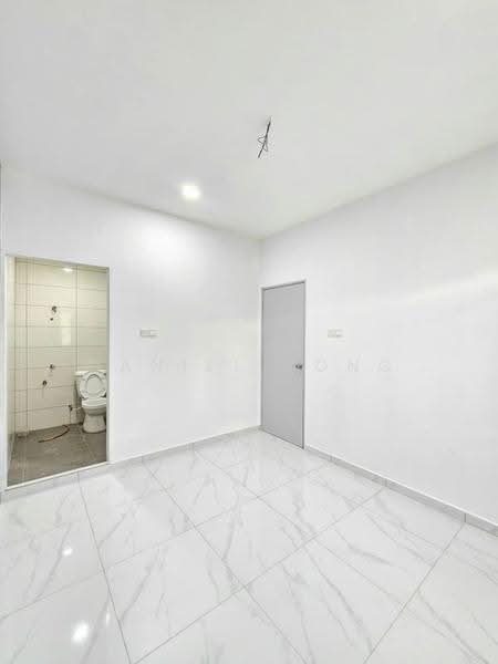 1-storey Terraced House for Sale in Taman Aman (Senai) - Daniel Yong - Bathroom - PropertyGuru.com.my