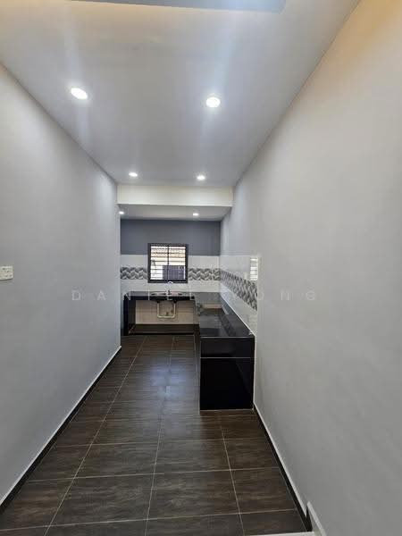1-storey Terraced House for Sale in Taman Aman (Senai) - Daniel Yong - Kitchen - PropertyGuru.com.my