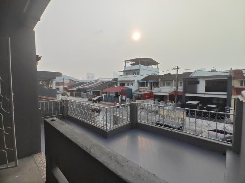 Rumah Teres 2-Tingkat untuk Disewa di Taman Sri Bintang (Kepong) - Kelvin Tham - Balcony - PropertyGuru.com.my