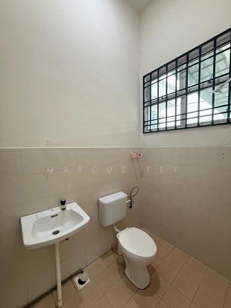 1-storey Terraced House for Sale in Simpang Renggam (Johor) - Marcus Tey - Bathroom - PropertyGuru.com.my