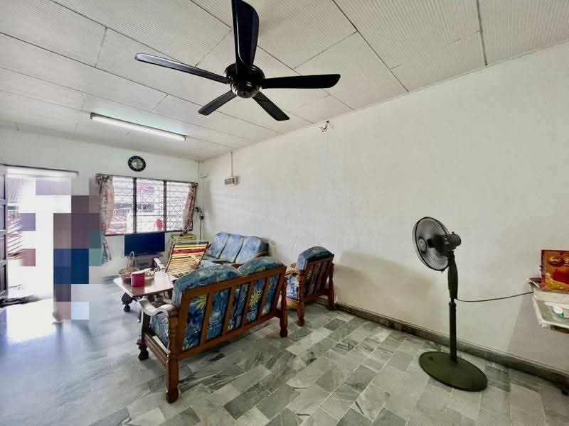 Rumah Teres 1-Tingkat untuk Dijual di Taman Ungku Tun Aminah (Skudai) - Nikko Soh - Living Room - PropertyGuru.com.my
