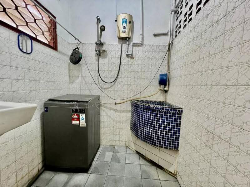 Rumah Teres 1-Tingkat untuk Dijual di Taman Ungku Tun Aminah (Skudai) - Nikko Soh - Bathroom - PropertyGuru.com.my