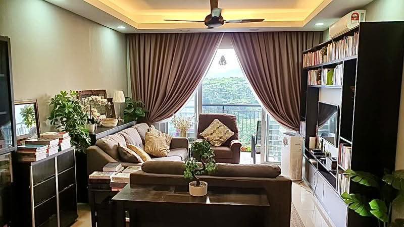 Kondominium untuk Dijual di Platinum Splendor Residence - Chun Yee - Living Room - PropertyGuru.com.my