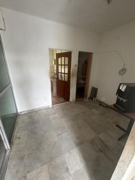 Shop for Sale in Taman Melawati (Ulu Kelang) - Amanda Ong - Kitchen - PropertyGuru.com.my