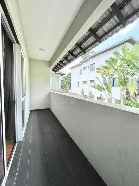 Rumah Banglo untuk Dijual di Seksyen 8 (Kota Damansara) - Sue Arifin - Balcony - PropertyGuru.com.my