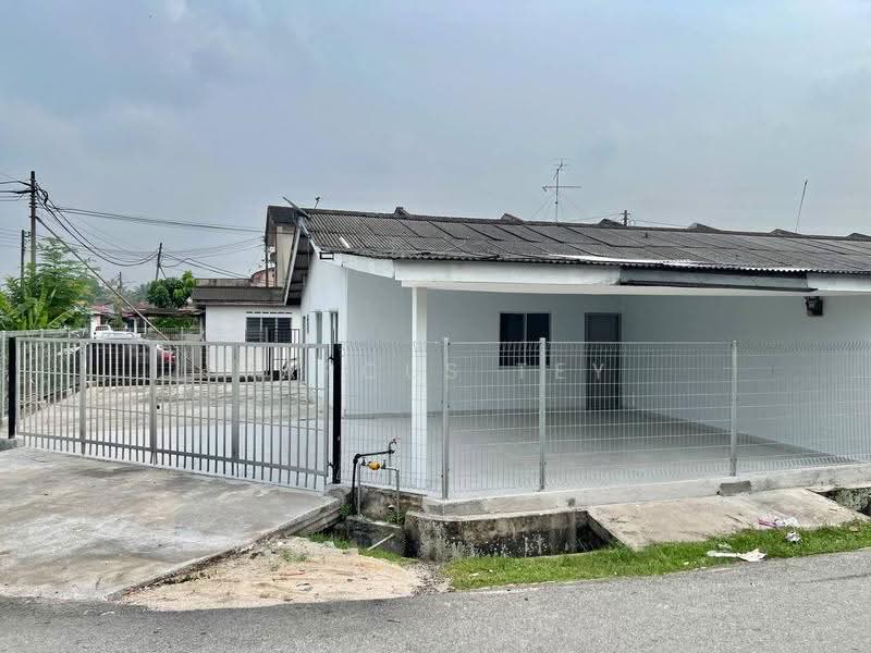 Rumah Teres 1-Tingkat untuk Dijual di Taman Orkid (Kluang) - Marcus Tey - Exterior - PropertyGuru.com.my
