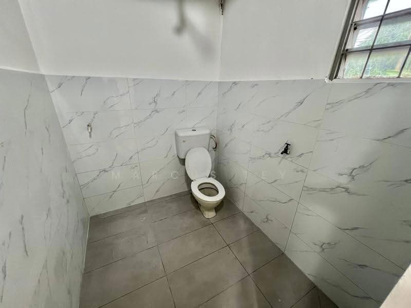 Rumah Teres 1-Tingkat untuk Dijual di Taman Orkid (Kluang) - Marcus Tey - Bathroom - PropertyGuru.com.my
