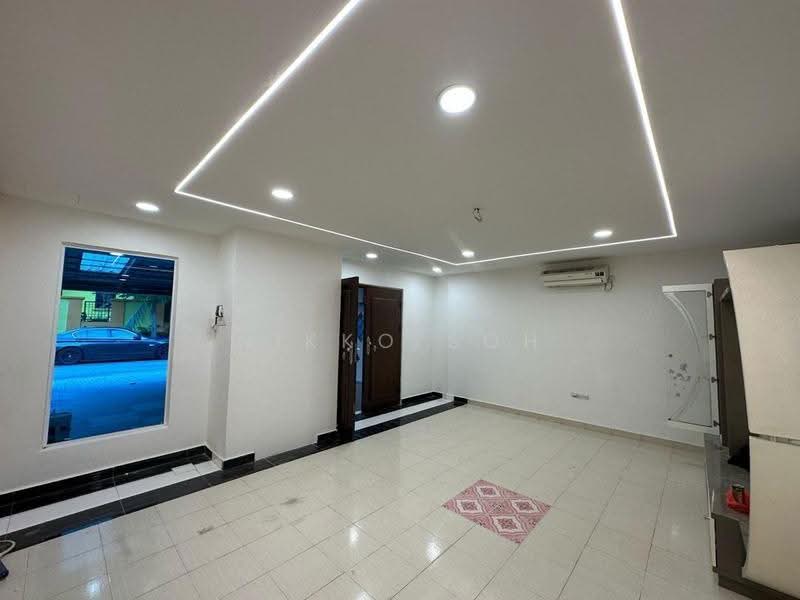 Rumah Teres 2-Tingkat untuk Disewa di Taman Desa Cemerlang (Ulu Tiram) - Nikko Soh - Living Room - PropertyGuru.com.my
