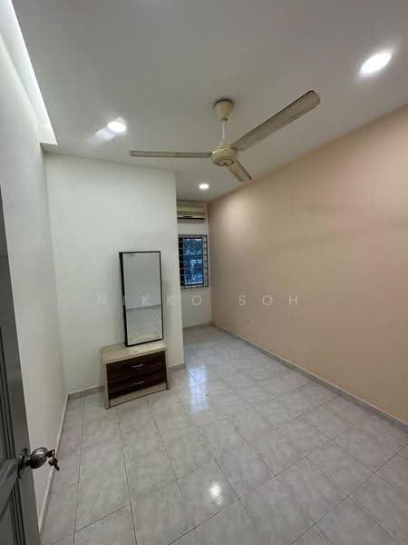 Rumah Teres 2-Tingkat untuk Disewa di Taman Desa Cemerlang (Ulu Tiram) - Nikko Soh - Bedroom - PropertyGuru.com.my