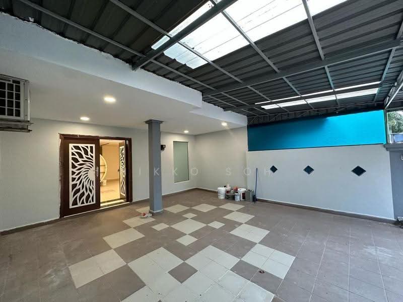 Rumah Teres 2-Tingkat untuk Disewa di Taman Desa Cemerlang (Ulu Tiram) - Nikko Soh - Entrance - PropertyGuru.com.my