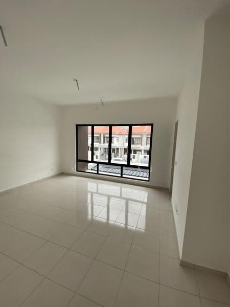 2-storey Terraced House for Rent in Setia Alam ( Anjung Sari) (Setia Alam) - Ken Lai - Living Room - PropertyGuru.com.my