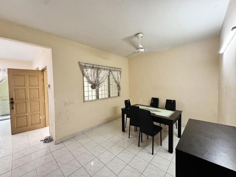 2-storey Terraced House for Sale in Seksyen 7 (Bangi) - Natasha Hashim - Dining Room - PropertyGuru.com.my