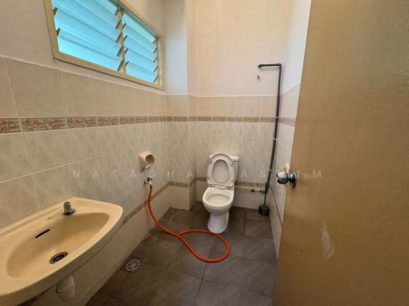 2-storey Terraced House for Sale in Seksyen 7 (Bangi) - Natasha Hashim - Bathroom - PropertyGuru.com.my