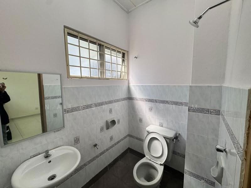 2-storey Terraced House for Sale in Seksyen 7 (Bangi) - Natasha Hashim - Bathroom - PropertyGuru.com.my