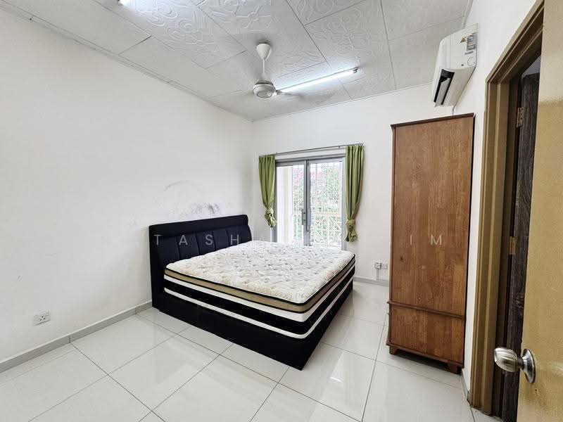 2-storey Terraced House for Sale in Seksyen 7 (Bangi) - Natasha Hashim - Bedroom - PropertyGuru.com.my