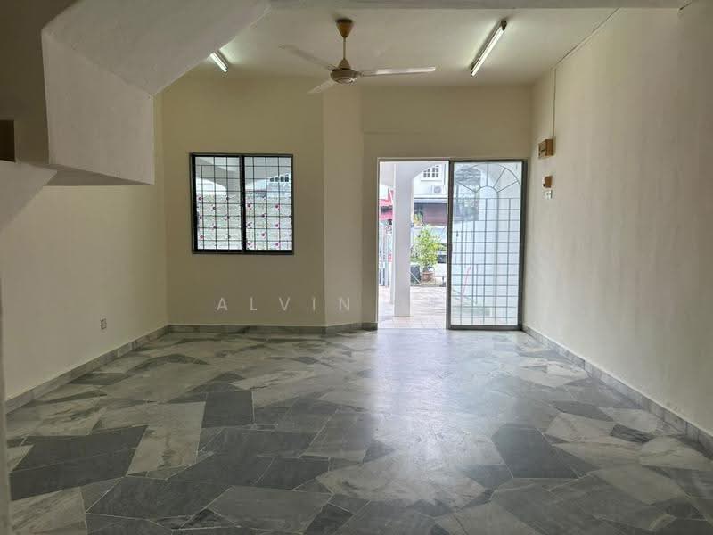 2-storey Terraced House for Sale in Taman Puchong Indah (Puchong) - Alvin Teh - Living Room - PropertyGuru.com.my
