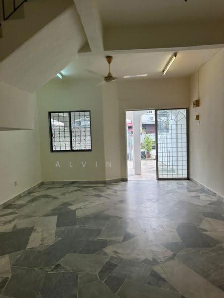 2-storey Terraced House for Sale in Taman Puchong Indah (Puchong) - Alvin Teh - Living Room - PropertyGuru.com.my