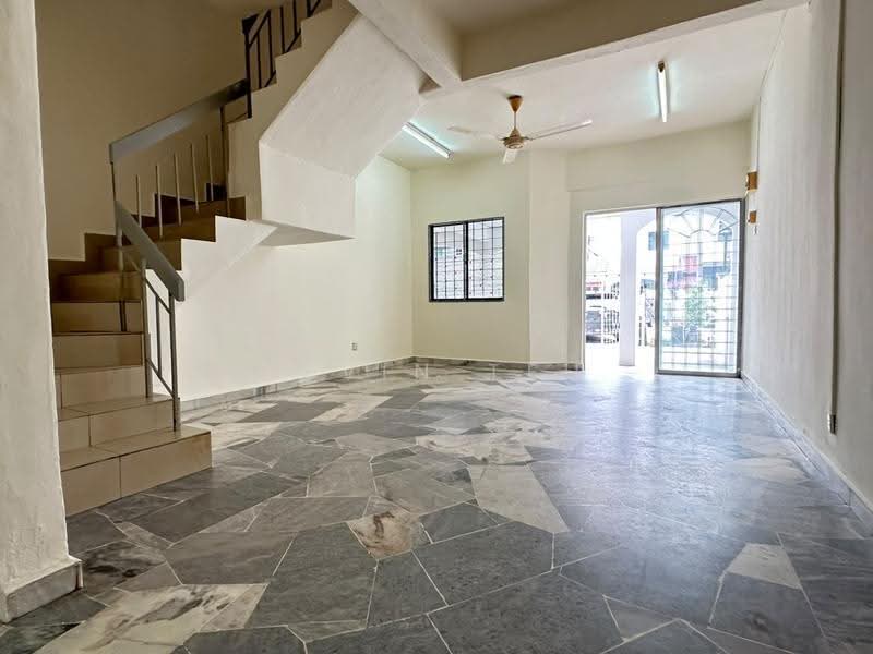 2-storey Terraced House for Sale in Taman Puchong Indah (Puchong) - Alvin Teh - Living Room - PropertyGuru.com.my