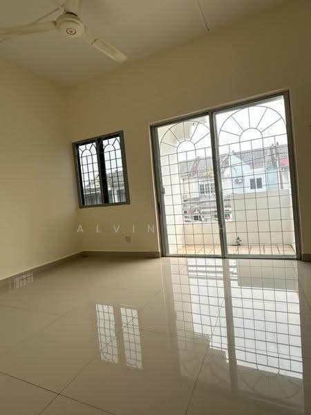 2-storey Terraced House for Sale in Taman Puchong Indah (Puchong) - Alvin Teh - Living Room - PropertyGuru.com.my