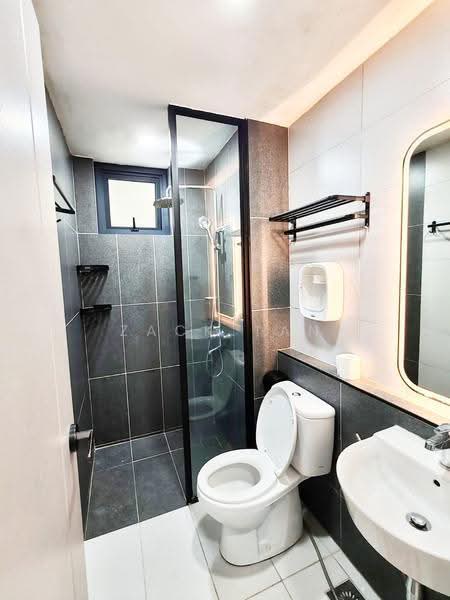 Kediaman Servis untuk Disewa di Vantage @ Tamu - Zack Tan - Bathroom - PropertyGuru.com.my
