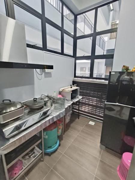 Condominium for Rent at Royal Oak Kuching - Zack Tan - Kitchen - PropertyGuru.com.my