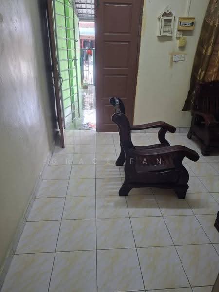 Rumah Teres 2-Tingkat untuk Disewa di Taman Titiwangsa (Kluang) - Grace Fan - Living Room - PropertyGuru.com.my