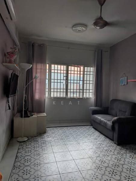 Rumah Flat untuk Disewa di Mutiara Idaman 2 - Lee Meng Keat - Living Room - PropertyGuru.com.my