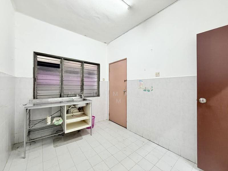 2-storey Terraced House for Sale in Sungai Merab (Dengkil) - Muhammad Ridhwan Mohd Huzairi - Kitchen - PropertyGuru.com.my