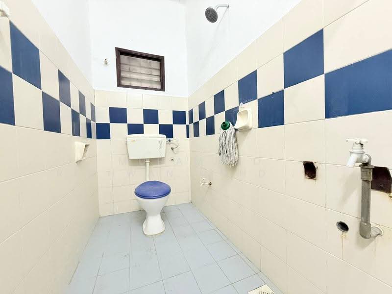 2-storey Terraced House for Sale in Sungai Merab (Dengkil) - Muhammad Ridhwan Mohd Huzairi - Bathroom - PropertyGuru.com.my