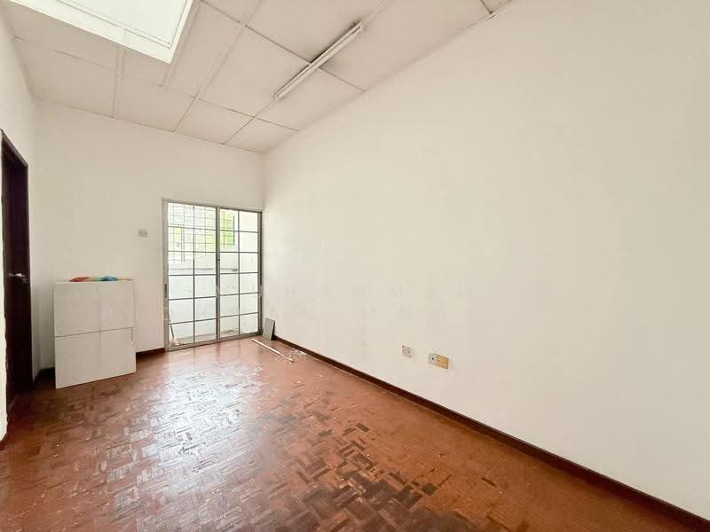 2-storey Terraced House for Sale in Sungai Merab (Dengkil) - Muhammad Ridhwan Mohd Huzairi - Living Room - PropertyGuru.com.my