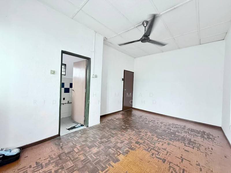 2-storey Terraced House for Sale in Sungai Merab (Dengkil) - Muhammad Ridhwan Mohd Huzairi - Bathroom - PropertyGuru.com.my