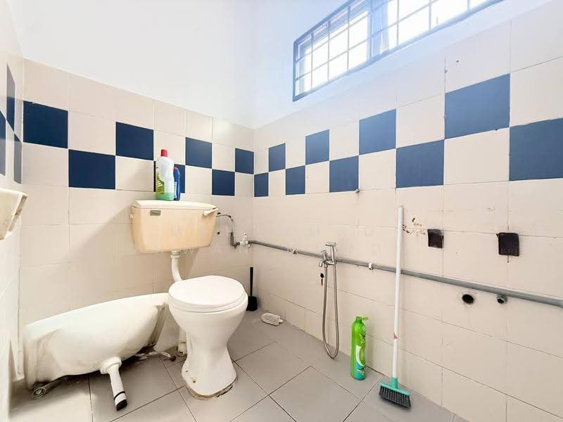 2-storey Terraced House for Sale in Sungai Merab (Dengkil) - Muhammad Ridhwan Mohd Huzairi - Bathroom - PropertyGuru.com.my